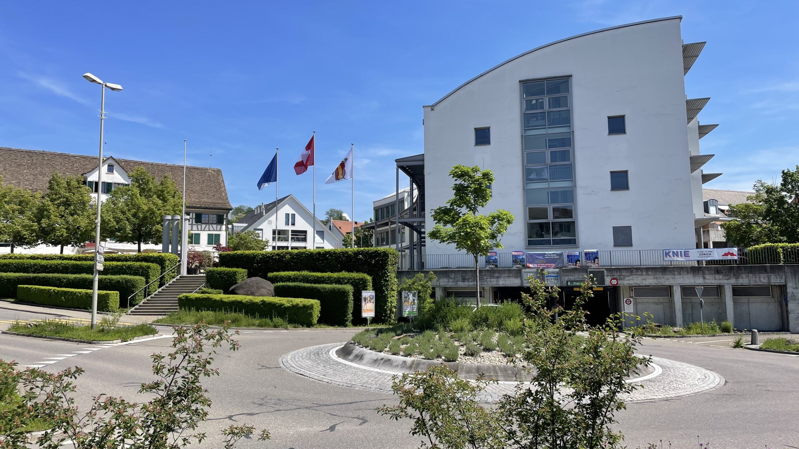 Westansicht des Gemeindehauses Stäfa